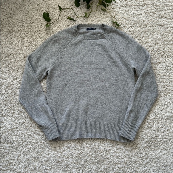 J. Crew 100% Lambs Wool Gray Sweater Size S - Picture 2 of 12